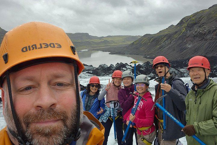 Private South Coast Day Tour from Reykjavik with Gljufrabui, Dyrholaey and Glacier Hike (2/12)