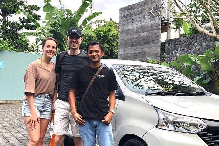 Private Bali Tour: Tanah Lot, Taman Ayun, Monkey Forest and Tegenungan Waterfall (3/12)