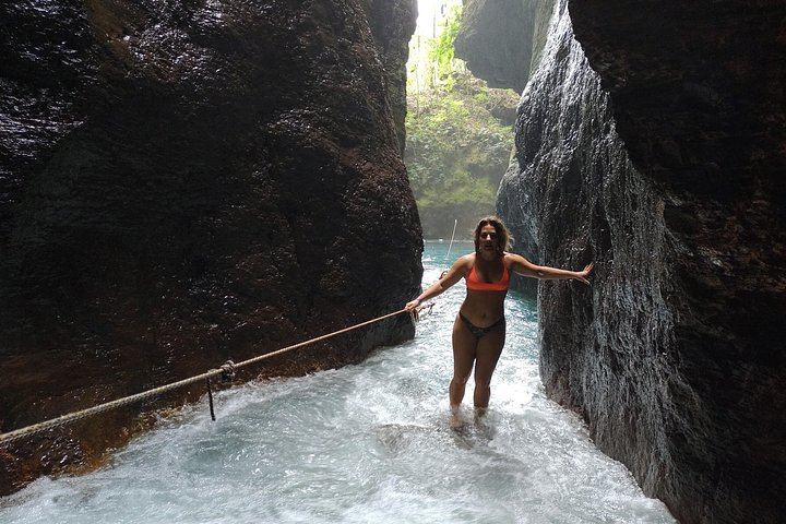 Private Full-Day Curubande Tubing, Cliff Jump, La Leona and Llanos de Cortes (9/12)