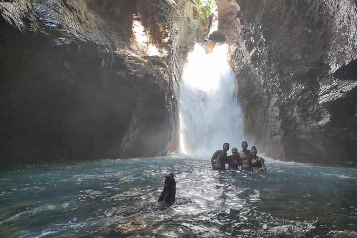 Private Full-Day Curubande Tubing, Cliff Jump, La Leona and Llanos de Cortes (3/12)