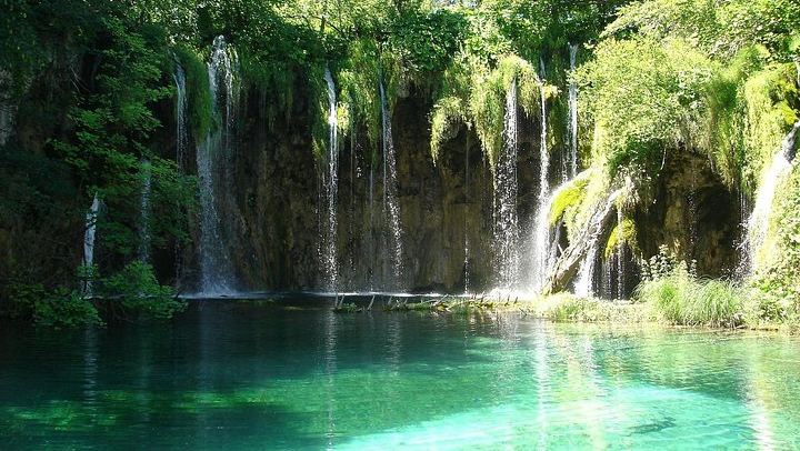 Plitvice Lakes Private Full-Day Tour from Zadar with Kozjak Boat and Train (2/9)