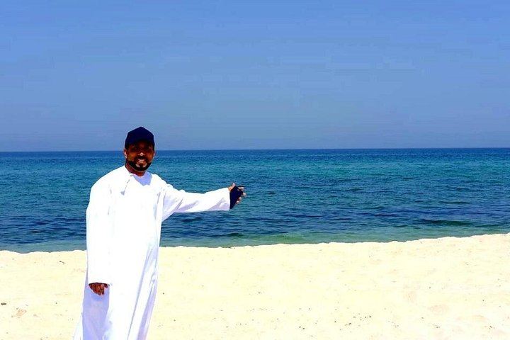 Private 4WD Day Trip from Muscat to Wadi Shab, Bimmah Sinkhole and Fins Beach (4/6)
