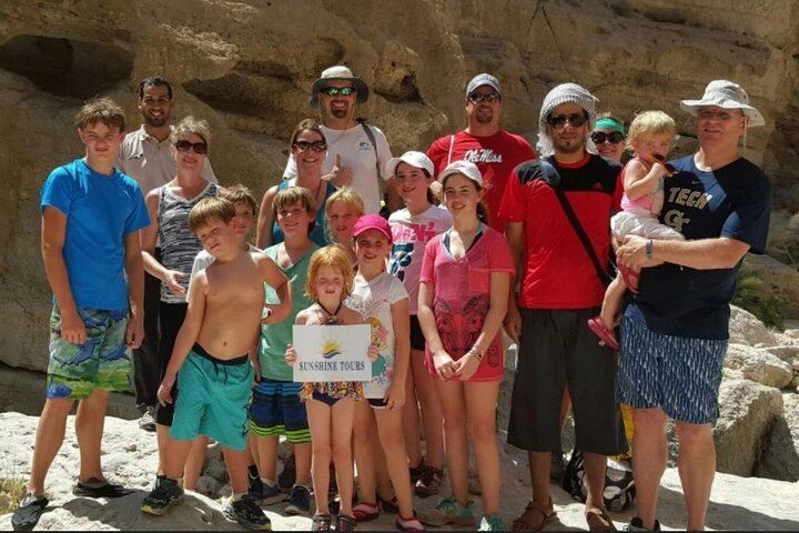 Private 4WD Day Trip from Muscat to Wadi Shab, Bimmah Sinkhole and Fins Beach (3/6)