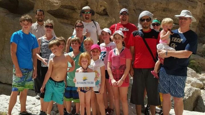 Private 4WD Day Trip from Muscat to Wadi Shab, Bimmah Sinkhole and Fins Beach (3/6)