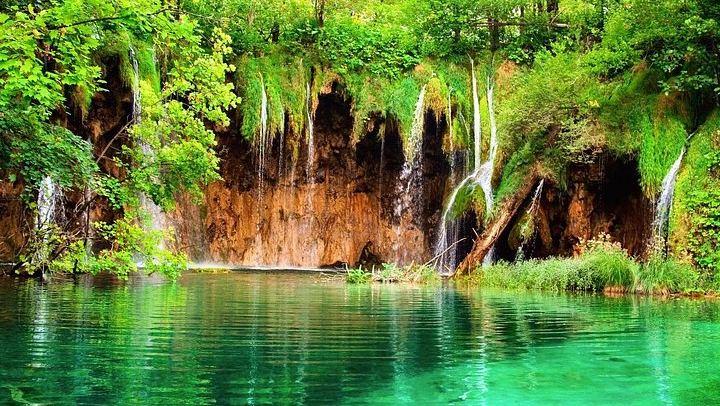 Private Plitvice and Rastoke Day Tour from Zagreb with Driver-Guide and Coffee (1/12)
