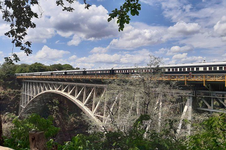 Victoria Falls Private Guided Tour with Hotel Pickup in Air-Conditioned Vehicle (10/12)