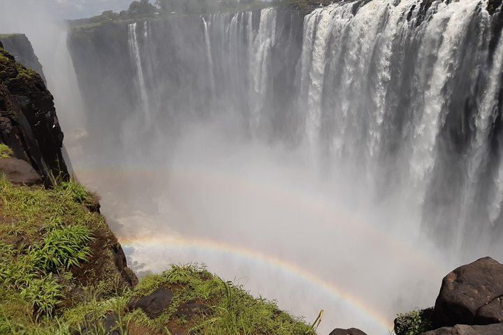 Victoria Falls Private Guided Tour with Hotel Pickup in Air-Conditioned Vehicle (9/12)