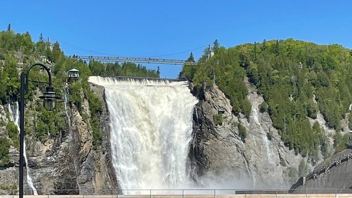 Private Half-Day Montmorency Falls and Sainte-Anne-de-Beaupré Trip in a Luxury Vehicle (3/10)