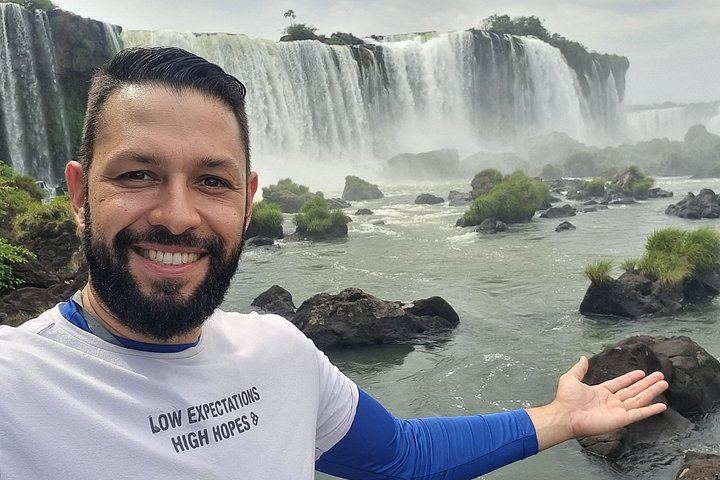Private Iguazu Falls Day Tour with Air-Conditioned Transport and Border Corridor (1/12)