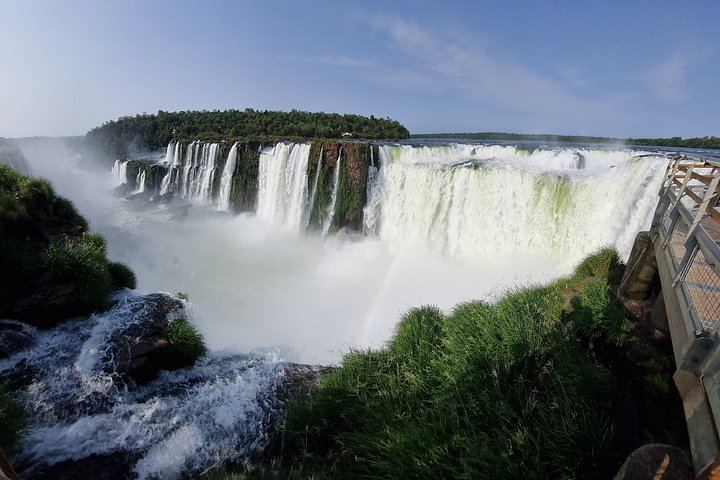 Private Iguazu Falls Day Tour with Air-Conditioned Transport and Border Corridor (2/12)