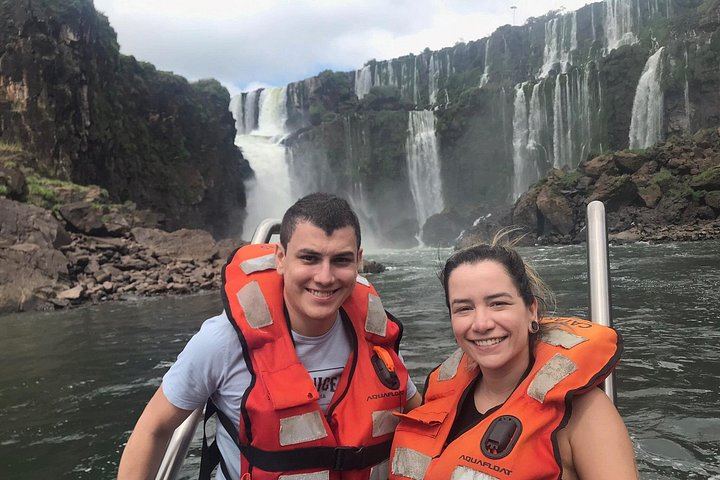 Private Iguazu Falls Day Tour with Air-Conditioned Transport and Border Corridor (10/12)