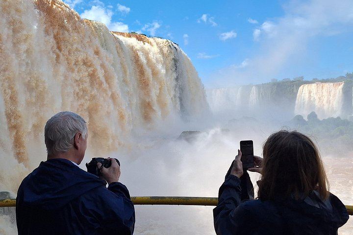 Private 2-Day Iguazu Falls Tour with Fast Border Lane and Bilingual Guide (10/12)