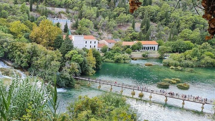 Private Krka Waterfalls Day Trip from Split with English-Speaking Driver and Boat (2/12)