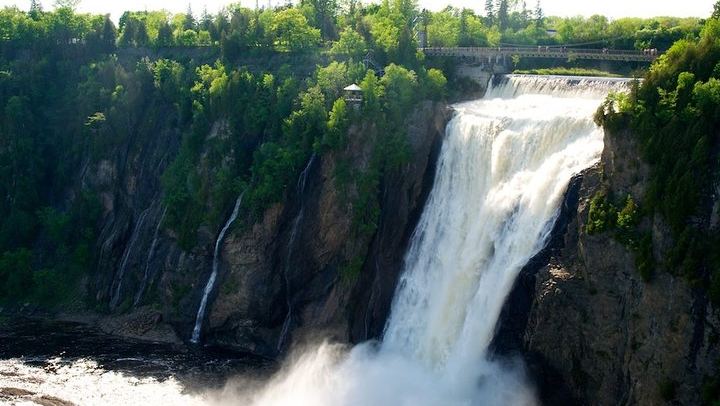 Private Guide and Driver Tour: Montmorency Falls, Sainte-Pétronille and Sainte-Anne Shrine (1/7)