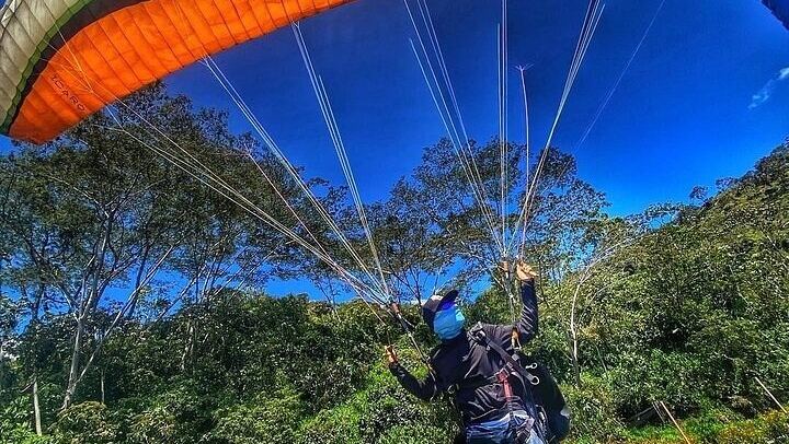 Private Paragliding Flight, Waterfall Hike and Mindfulness Session from Medellin (4/12)
