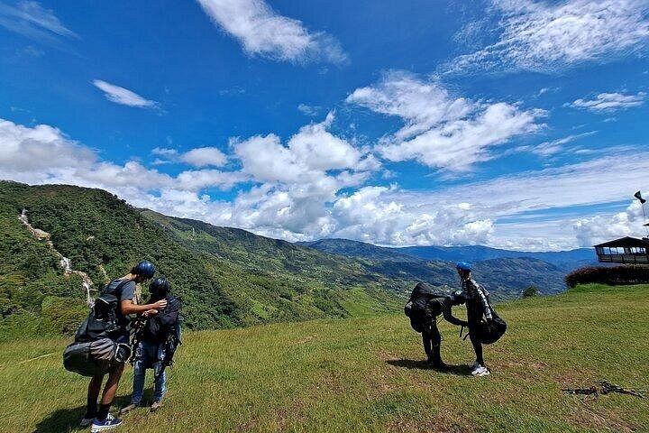 Private Paragliding Flight, Waterfall Hike and Mindfulness Session from Medellin (3/12)