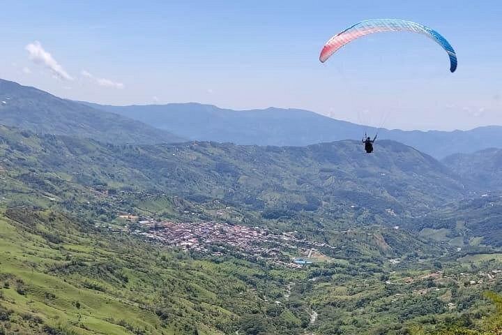 Private Paragliding Flight, Waterfall Hike and Mindfulness Session from Medellin (5/12)