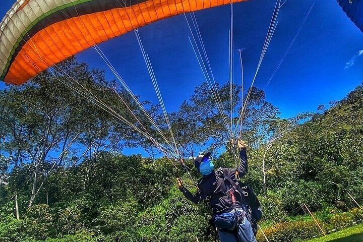 Private Paragliding Flight, Waterfall Hike and Mindfulness Session from Medellin (4/12)