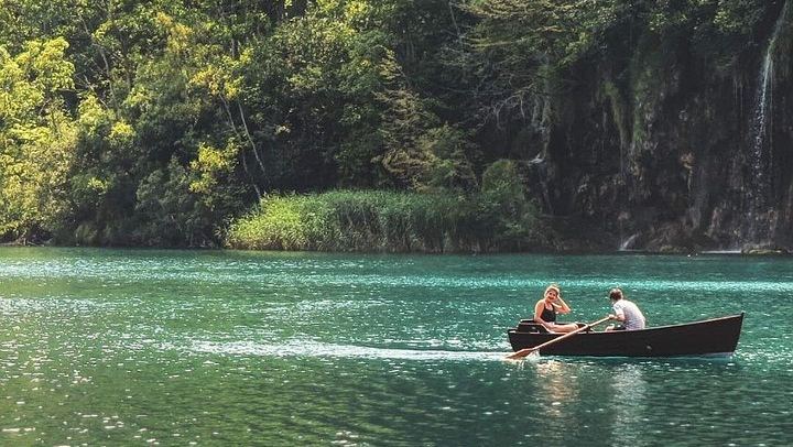 Private Door-to-Door Plitvice Lakes Day from Split with Boat and Electric Train (4/12)