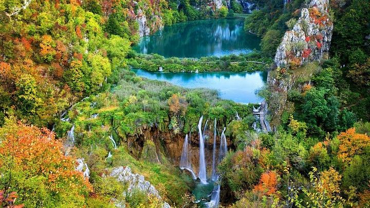 Private Plitvice Lakes Day Trip from Zagreb with Guide, Electric Boat and Train (2/5)