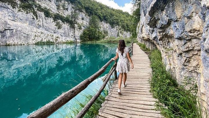 Plitvice Lakes Private Tour from Zadar with Panoramic Boat and Electric Train (3/10)