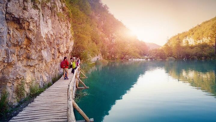 Plitvice Lakes Private Tour from Zadar with Panoramic Boat and Electric Train (1/10)