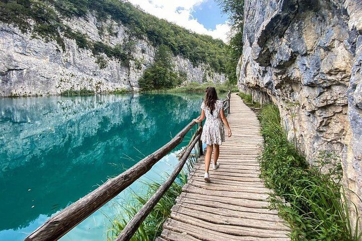 Plitvice Lakes Private Tour from Zadar with Panoramic Boat and Electric Train (3/10)