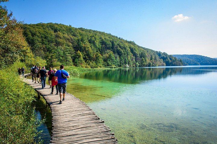 Plitvice Lakes Private Tour from Zadar with Panoramic Boat and Electric Train (7/10)