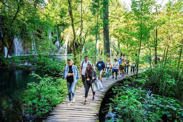 Plitvice Lakes Private Tour from Zadar with Panoramic Boat and Electric Train (8/10)