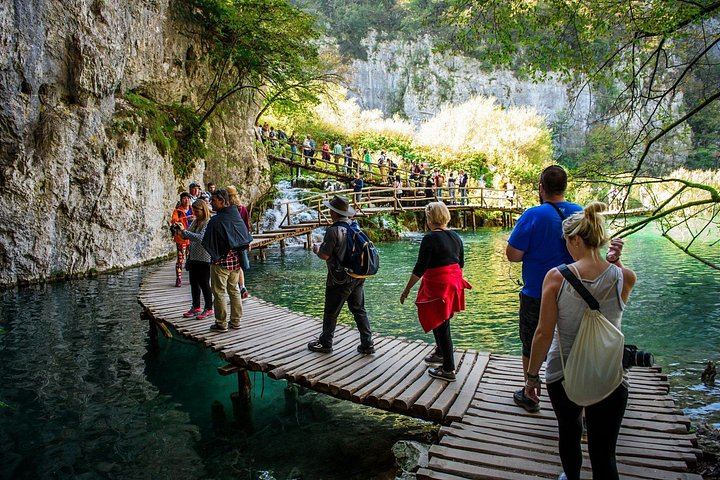 Plitvice Lakes Private Tour from Zadar with Panoramic Boat and Electric Train (5/10)