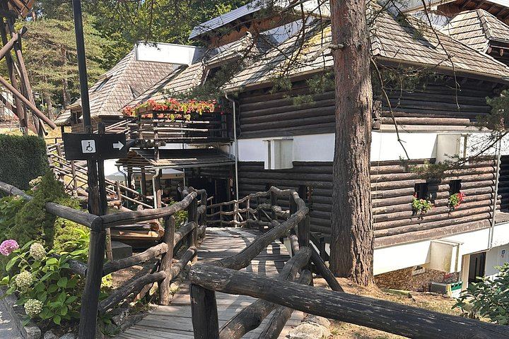 Plitvice Lakes Private Day Tour from Zadar for 1 to 4 Guests, Admission Included (7/12)