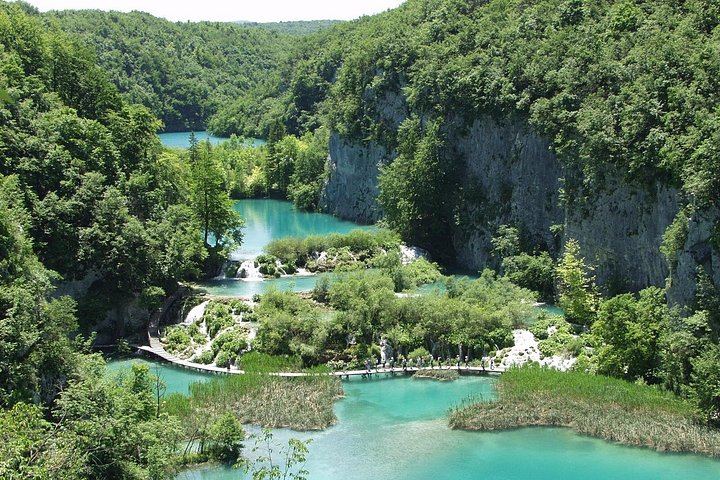 Private Plitvice Lakes Day Trip from Zagreb with Guide, Electric Boat and Train (1/5)