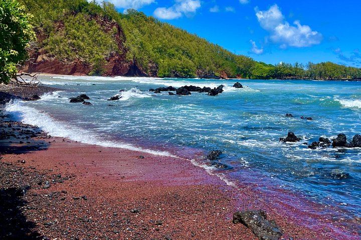 Local Maui Tours Private Road to Hana: Waterfall Swim, Hamoa Beach and Black Sand (8/12)