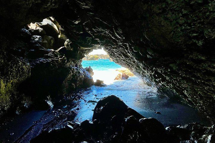 Local Maui Tours Private Road to Hana: Waterfall Swim, Hamoa Beach and Black Sand (9/12)