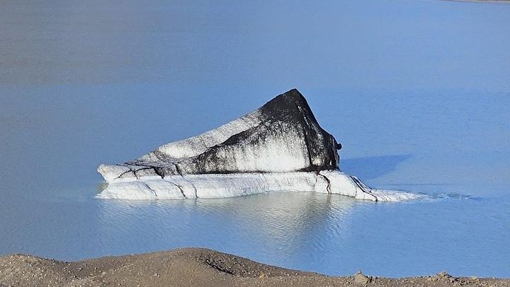Private South Coast Day Tour by Minivan with Flexible Pickup and Solheimajokull Viewpoint (3/12)