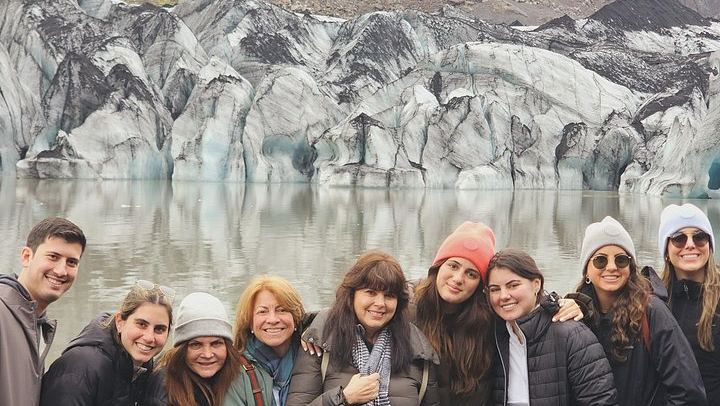 Private South Coast Day Tour by Minivan with Flexible Pickup and Solheimajokull Viewpoint (1/12)