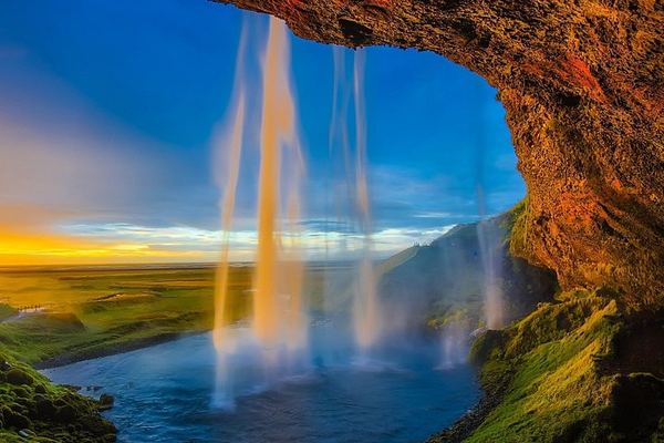 Customizable Private South Coast Tour with Six Stops, Pick-up and Drop-off