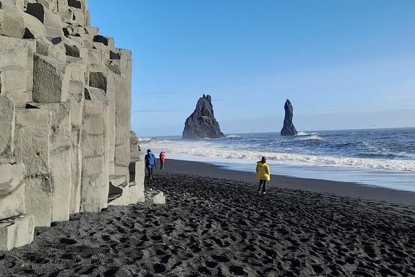 Private 9-Hour South Coast Tour with Gljufrabui, Solheimajokull and Vik Lunch Stop