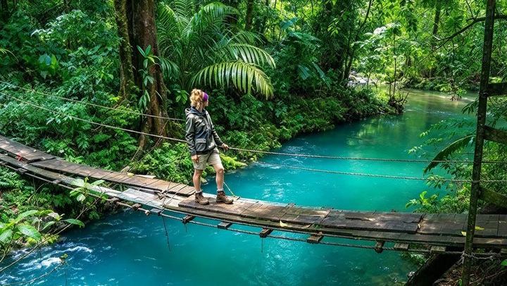 Private Rio Celeste Hike and Bijagua Sloth Reserve Tour for 4 to 22 Guests (2/12)
