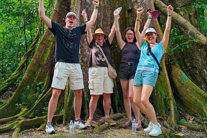 Private Rio Celeste Hike and Bijagua Sloth Reserve Tour for 4 to 22 Guests (9/12)