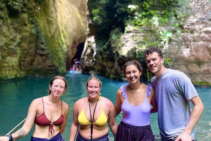 Private La Leona Waterfall Tour with Hotel Transportation, Lunch and Water (3/12)