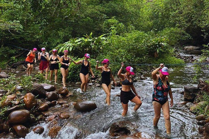 Private La Leona Waterfall Tour with Hotel Transportation, Lunch and Water (6/12)