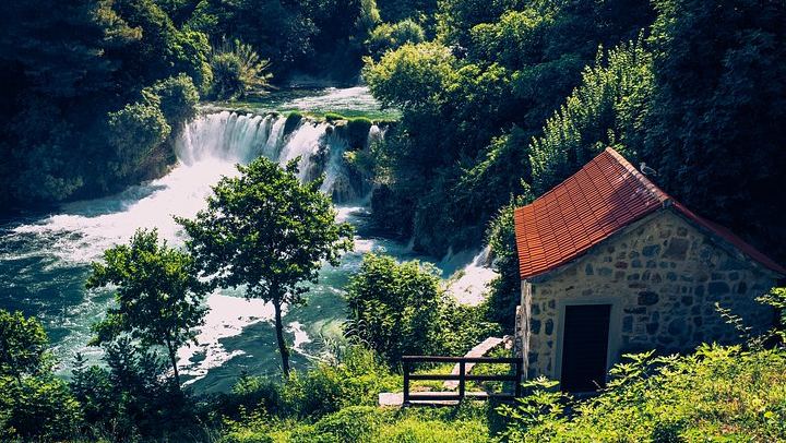 Zadar to Split Transfer via Krka Waterfalls with Three Hour Park Stop and Skradin (3/5)