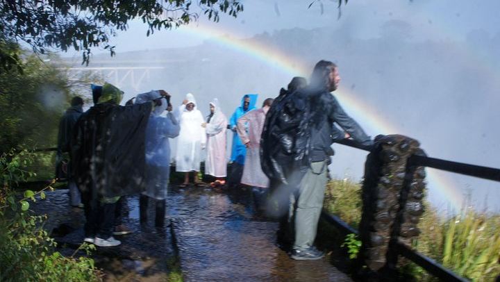 Private Victoria Falls Guided Tour with Personal Guide, Snacks and Five Guide Languages (4/8)