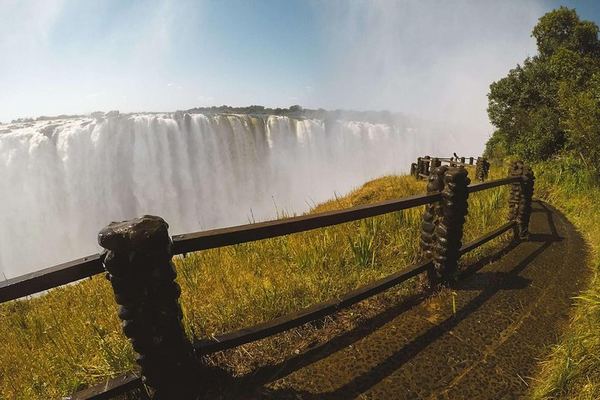 Private Victoria Falls Guided Tour with Personal Guide, Snacks and Five Guide Languages