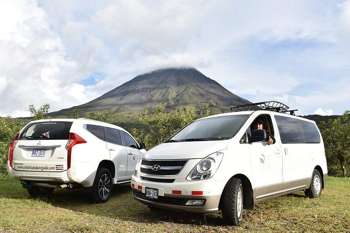 Private Arenal Day with Hanging Bridges, La Fortuna Waterfall, Volcano Hike and Lunch (10/12)