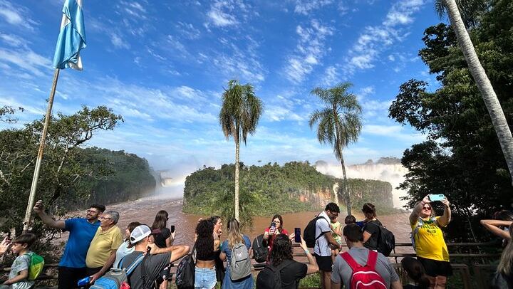 Private Iguazu Falls Tour with Border Photo Stop, Drinks and Two-Day Option (3/12)