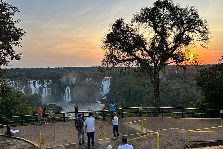 Private Iguazu Falls Tour with Border Photo Stop, Drinks and Two-Day Option (7/12)