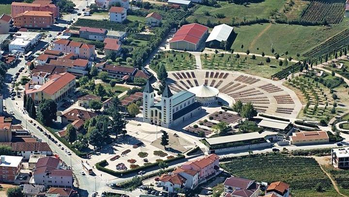 Private Tour from Dubrovnik to Medjugorje, Kravice Falls and Mostar in German or English (2/12)