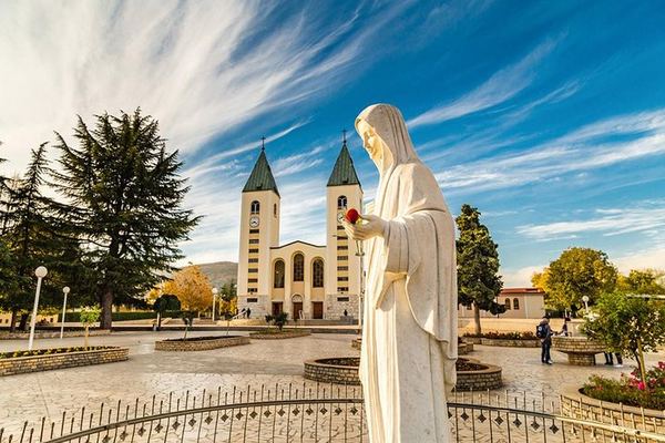 Private Tour from Dubrovnik to Medjugorje, Kravice Falls and Mostar in German or English
